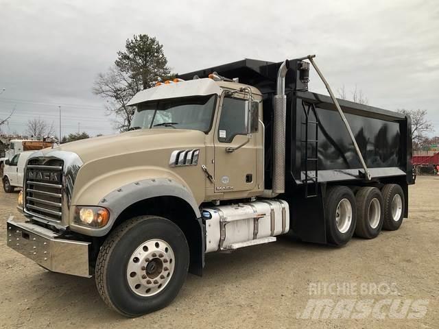 Mack GU713 Billenő teherautók