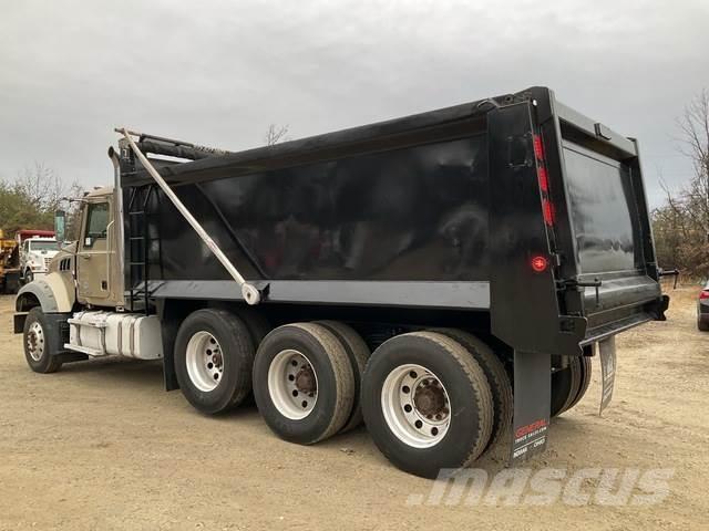 Mack GU713 Billenő teherautók