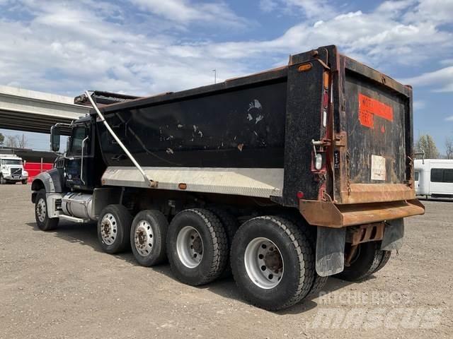 Mack GU713 Billenő teherautók