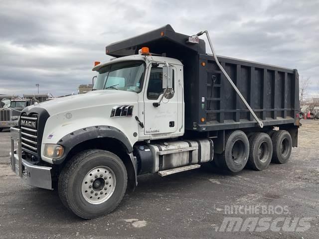 Mack GU713 Billenő teherautók