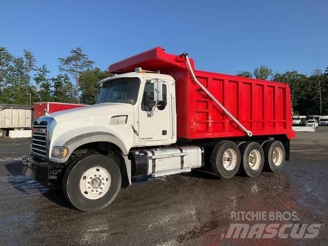 Mack GU713 Billenő teherautók