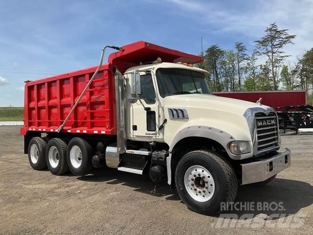 Mack GU713 Billenő teherautók