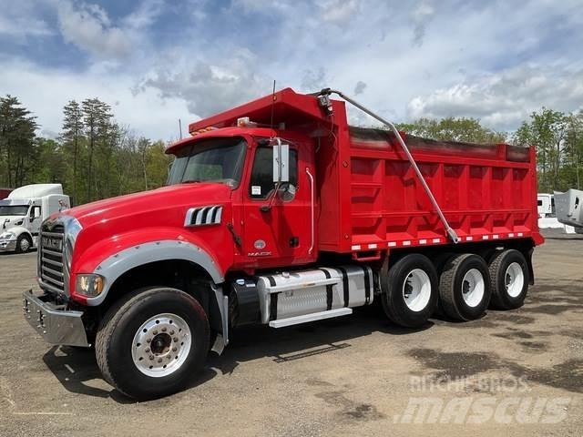 Mack GU713 Billenő teherautók