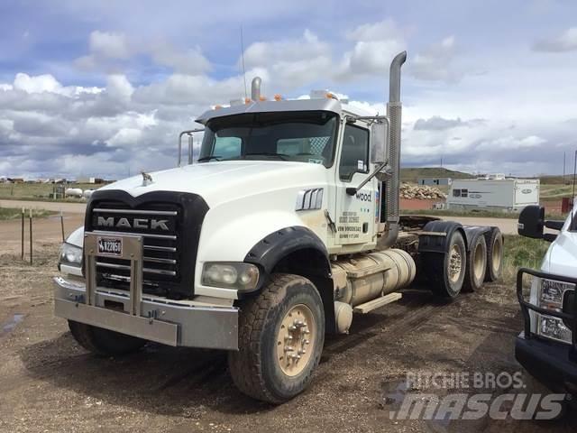 Mack GU713 Nyergesvontatók
