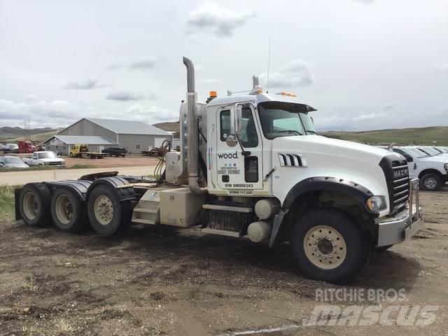 Mack GU713 Nyergesvontatók