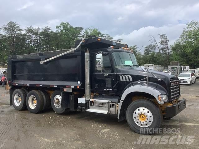 Mack GU713 Billenő teherautók