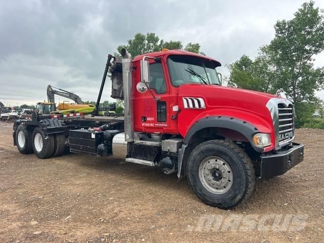 Mack GU713 Hidraulikus konténerszállító