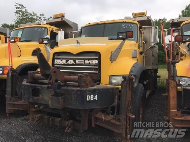 Mack GU713 Hóeltakarítók
