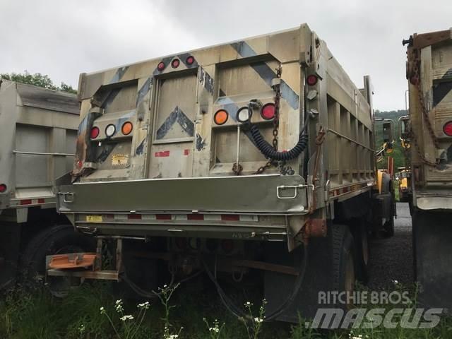 Mack GU713 Hóeltakarítók