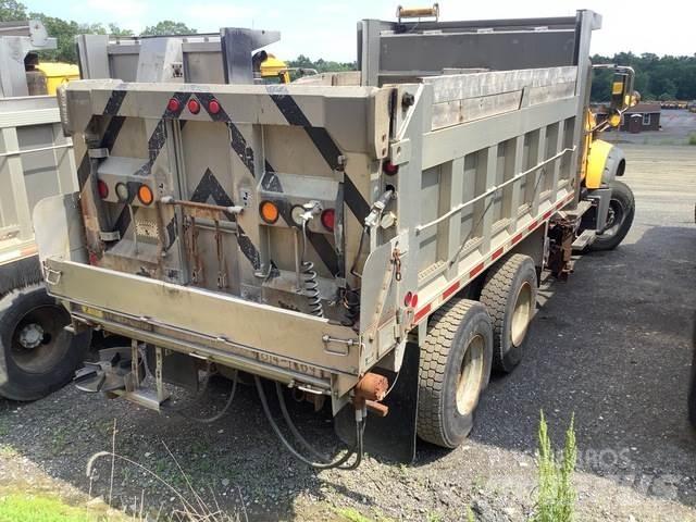 Mack GU713 Hóeltakarítók