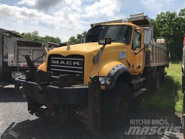 Mack GU713 Hóeltakarítók