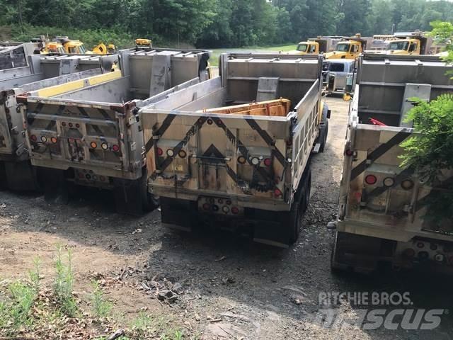 Mack GU713 Hóeltakarítók