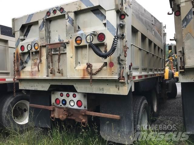Mack GU713 Hóeltakarítók