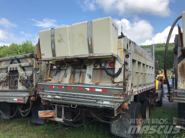 Mack GU713 Billenő teherautók