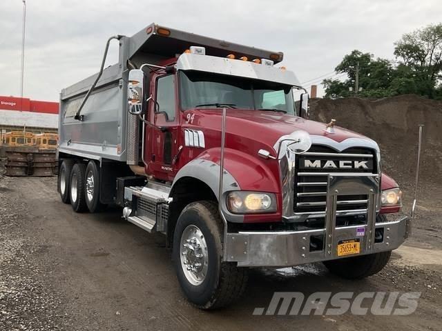 Mack GU713 Billenő teherautók