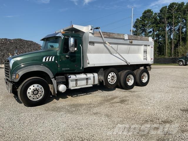 Mack GU713 Billenő teherautók