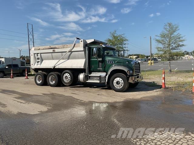 Mack GU713 Billenő teherautók
