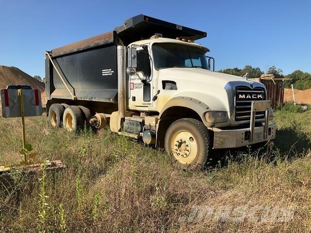 Mack GU713 Billenő teherautók