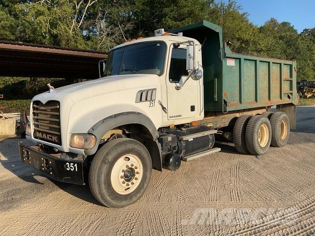 Mack GU713 Billenő teherautók