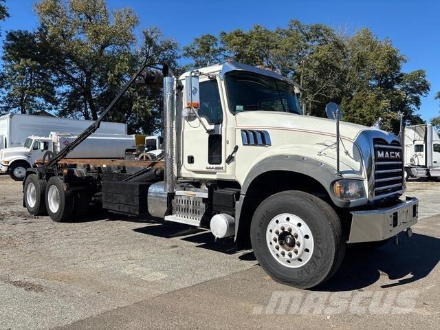 Mack GU713 Hidraulikus konténerszállító