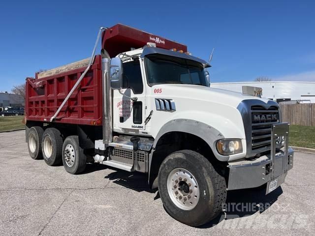Mack GU714 Billenő teherautók