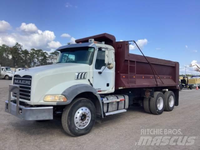 Mack GU813 Billenő teherautók