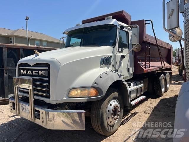 Mack GU813 Billenő teherautók
