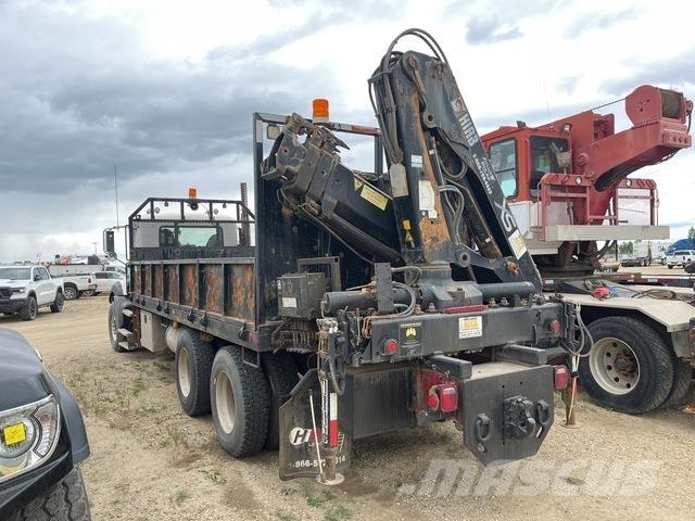 Mack GU813 Darus teherautók