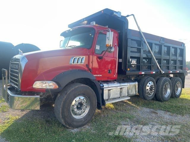 Mack GU813 Billenő teherautók