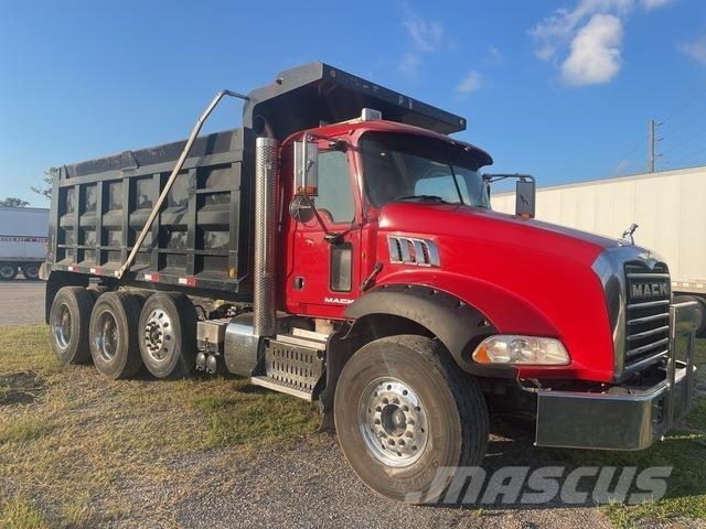 Mack GU813 Billenő teherautók
