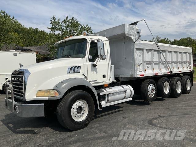 Mack GU813 Billenő teherautók