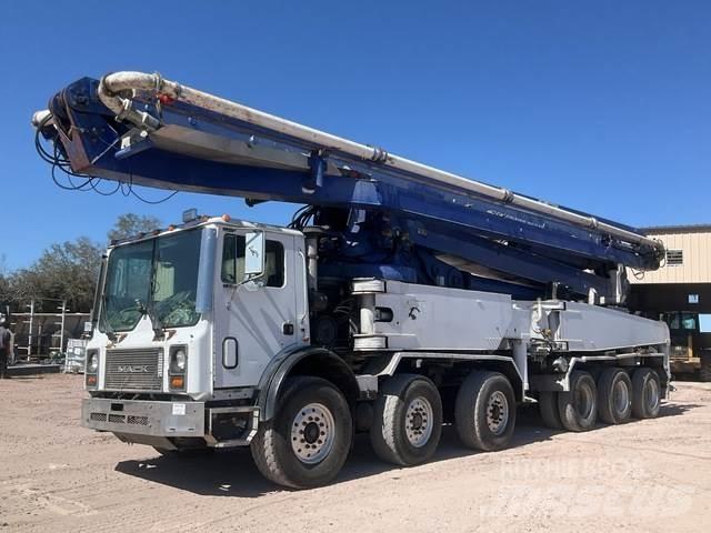 Mack MR688S Betonpumpák
