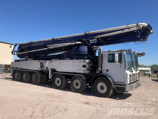 Mack MR688S Betonpumpák