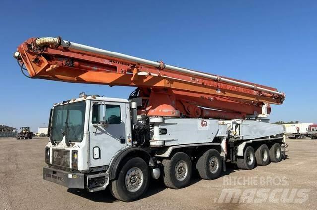 Mack MR688S Betonpumpák