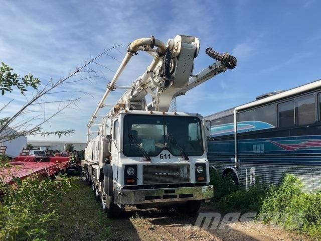 Mack MR688S Betonpumpák