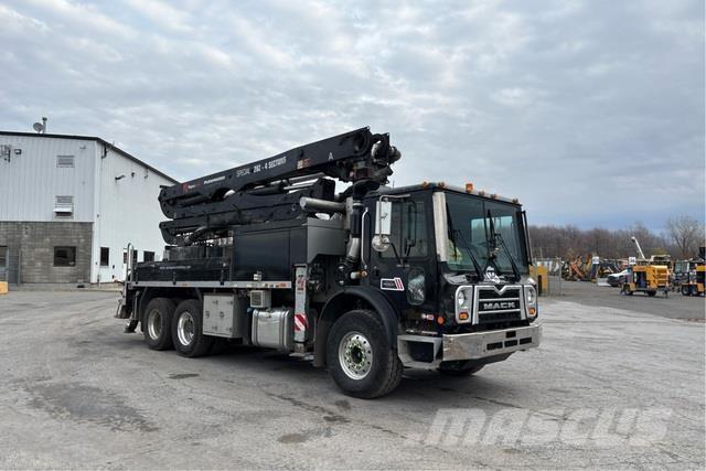Mack MRU613 Betonpumpák