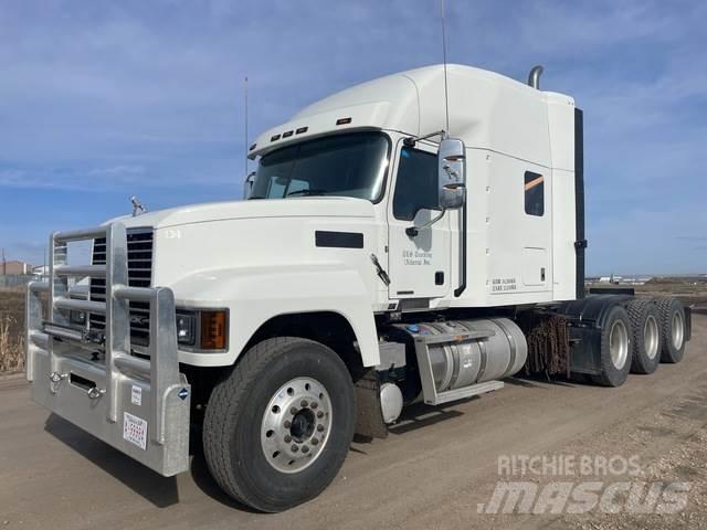 Mack PI86T Nyergesvontatók
