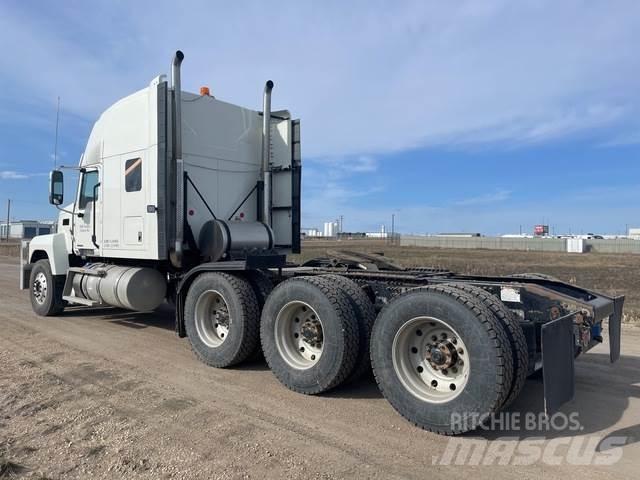 Mack PI86T Nyergesvontatók