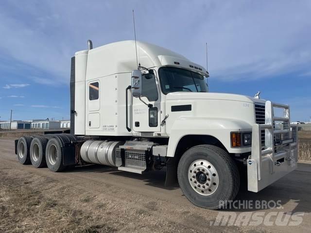 Mack PI86T Nyergesvontatók