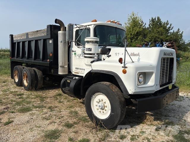 Mack RB690S Billenő teherautók