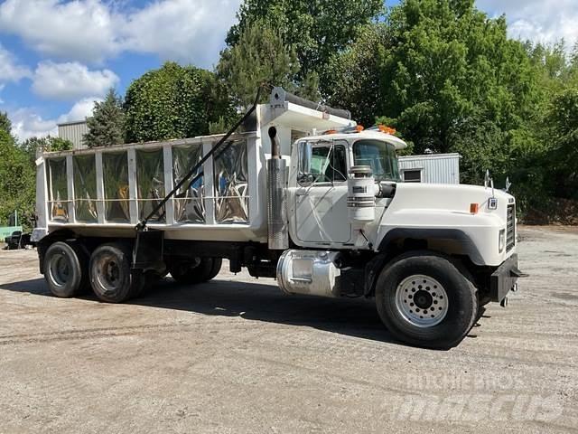 Mack RD600 Billenő teherautók
