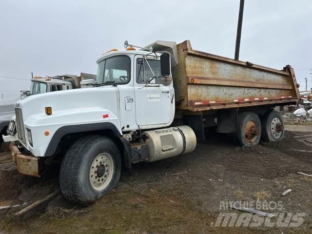 Mack RD688S Billenő teherautók