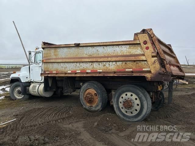 Mack RD688S Billenő teherautók