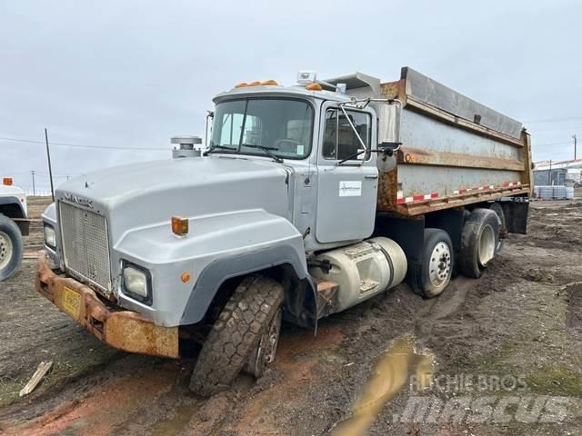 Mack RD688S Billenő teherautók