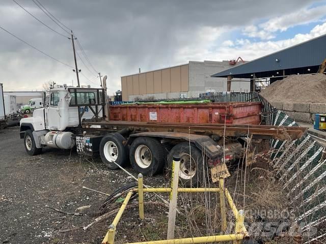 Mack RD688S Hidraulikus konténerszállító