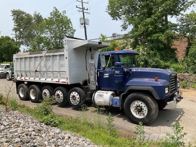 Mack RD688S Billenő teherautók