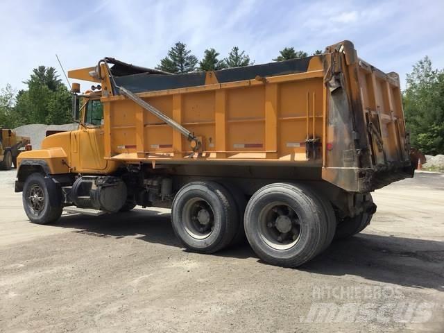 Mack RD688S Billenő teherautók