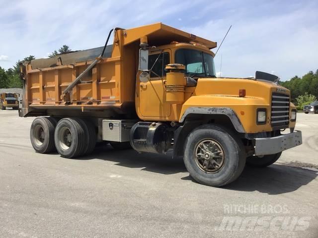 Mack RD688S Billenő teherautók