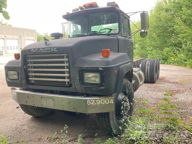 Mack RD688S Vezetőfülke és belső tartozékok