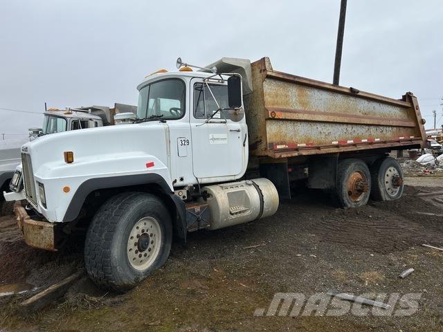 Mack RD688S Billenő teherautók